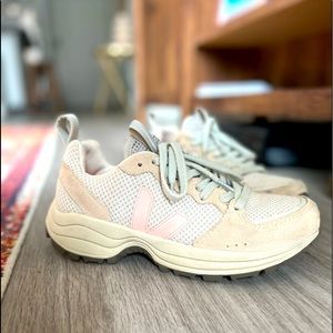 Veja Venturi Sneakers